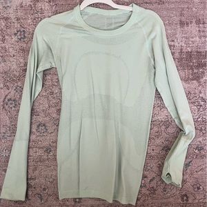 Lululemon Long sleeve Swiftly Tech